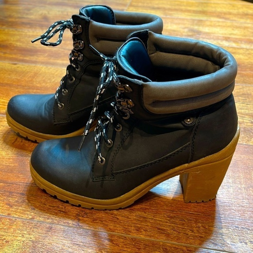 Rouge Work boot‎ style Black/Gray heeled booties Women's 8